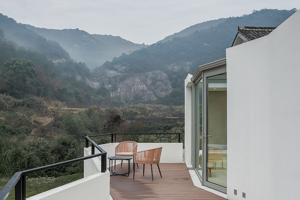 MIYA | LOST VILLA  Huchen Barn Resort